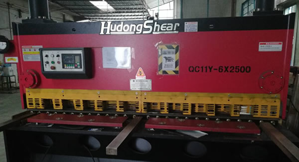 新增數控剪板機,提升生產東莞合頁,​鉸鏈合頁,不鏽鋼合頁?