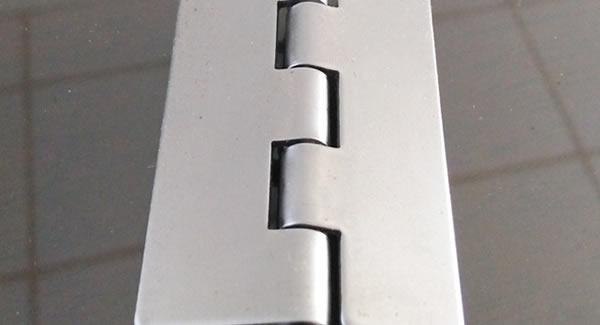 富二代成人斗音五金告訴（sù）您（nín）不鏽鋼合（hé）頁（yè）鬆動的處理辦法