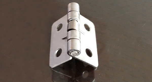 富二代成人斗音五金教您如何選購一款好的（de）鉸（jiǎo）鏈?