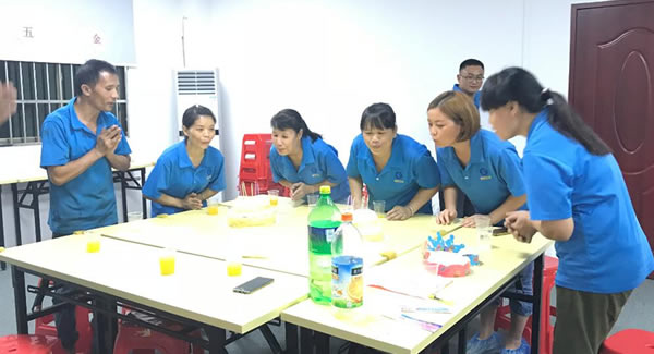 富二代成人斗音五金合頁打（dǎ）造家文（wén）化,愛合頁,愛員工,愛工作,愛公司