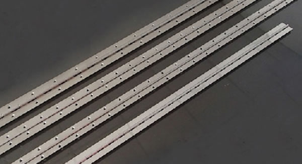 挑選（xuǎn）不鏽鋼合頁,長合頁等東莞合（hé）頁,東莞鉸鏈的基本常識（shí）