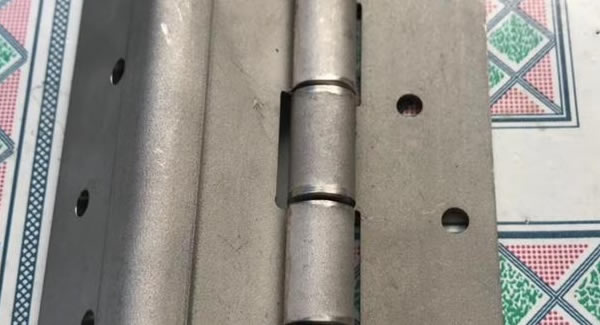 分享選擇不鏽鋼合頁的優點,富二代成人斗音（yǒu）五金專業生產不（bú）鏽鋼（gāng）合頁