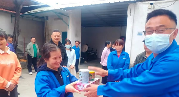 生活點滴，幸福源泉——富二代成人斗音家人2025春節美好時光|富二代成人斗音五金&東莞合頁?