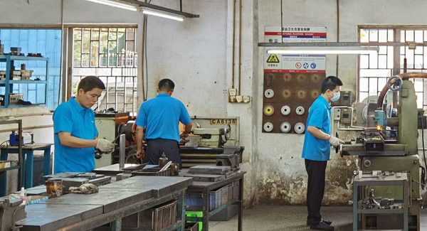 “平（píng）、直、順”重塑長（zhǎng）合頁連接標準，賦能精密設備高（gāo）效開合|廣（guǎng）有五金&東（dōng）莞合（hé）頁